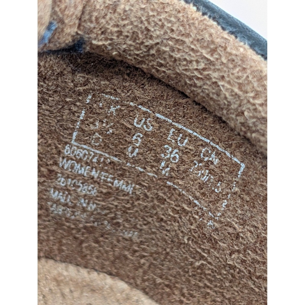 Clarks Womens Brown Leather Slip On Loafers Shoes Side Grommet Sz 6 - Picture 10 of 10